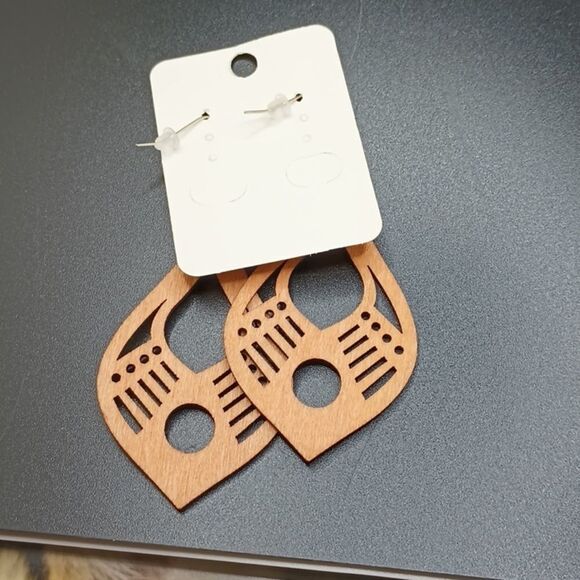 BOHO wood carved earrings lightweight jewelry tribal design - Picture 5 of 5